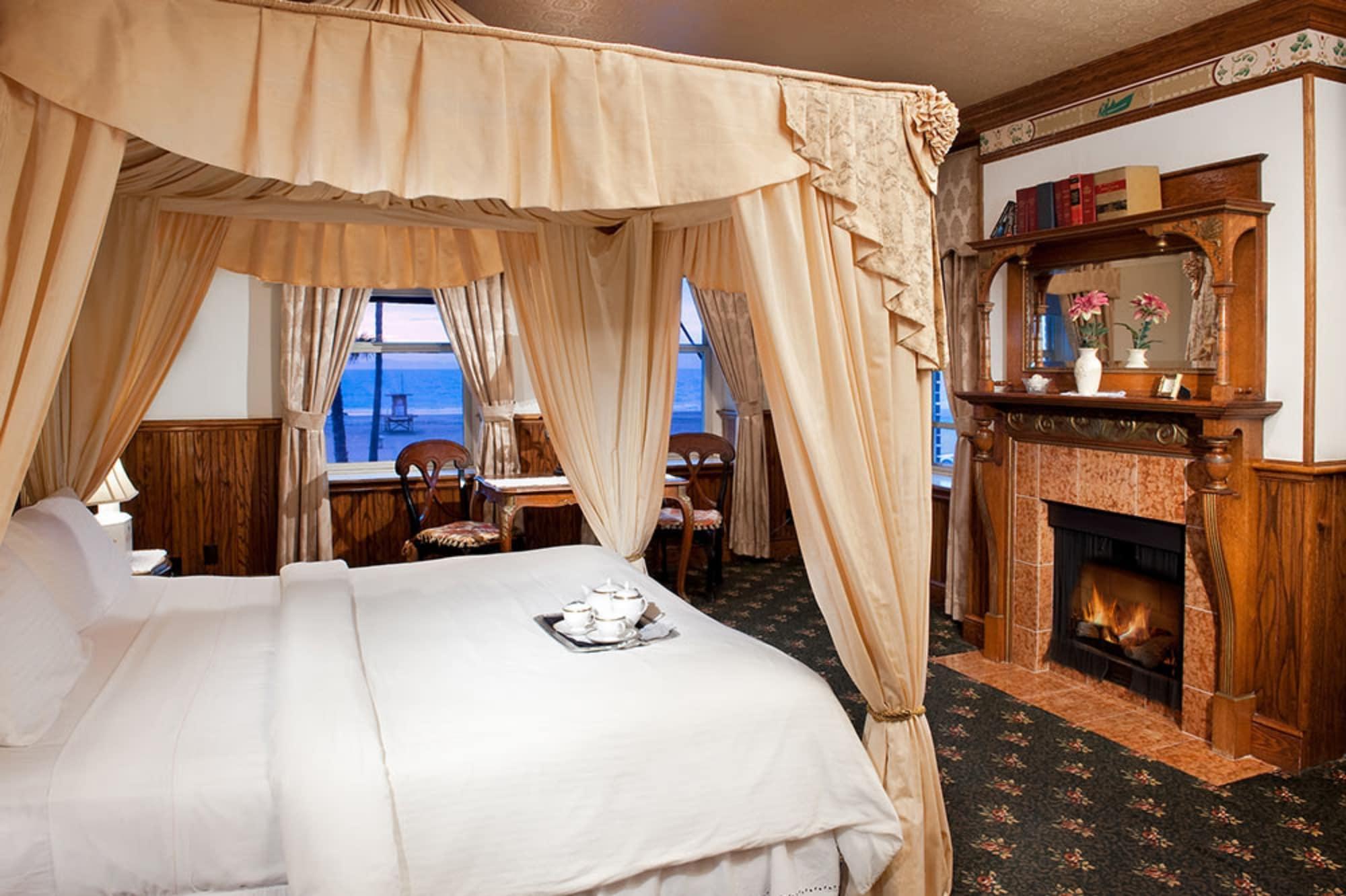 뉴포트비치 도리맨스 오션프런트 인 B&B 외부 사진