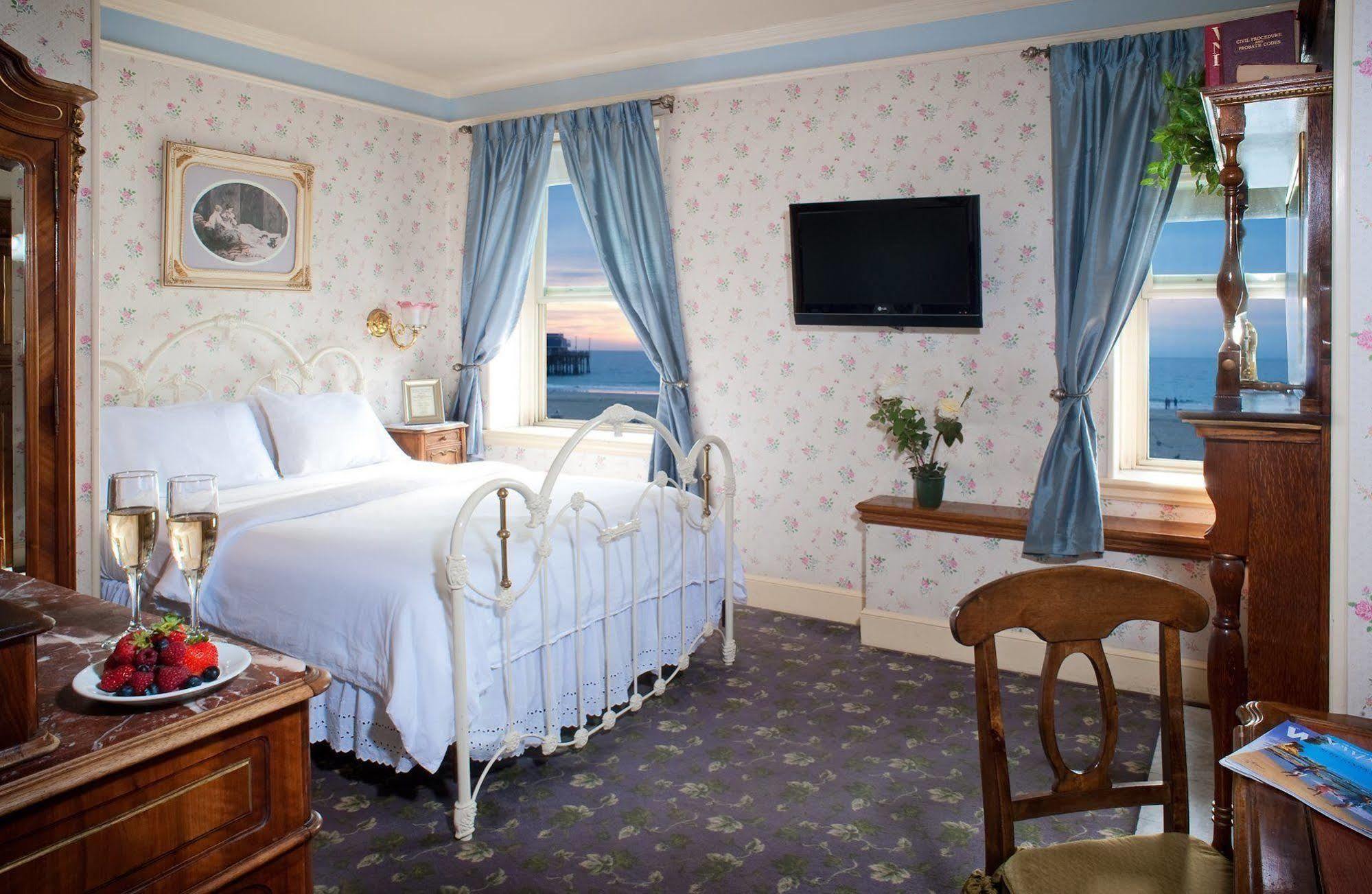 뉴포트비치 도리맨스 오션프런트 인 B&B 외부 사진