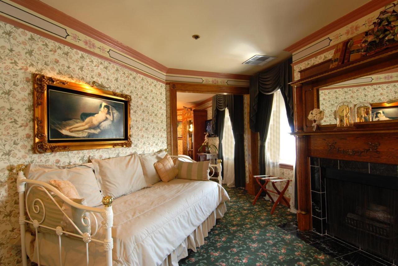 뉴포트비치 도리맨스 오션프런트 인 B&B 외부 사진